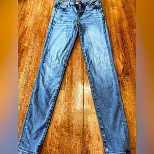 Blue size 0 american eagle jeans.